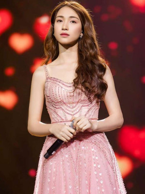 베트남 가수 Hoa Minzy